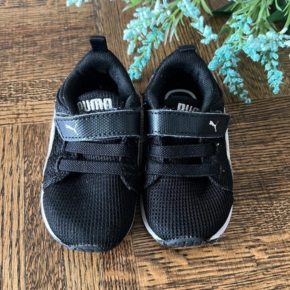 PUMA Sneakers - Picture 2 of 7